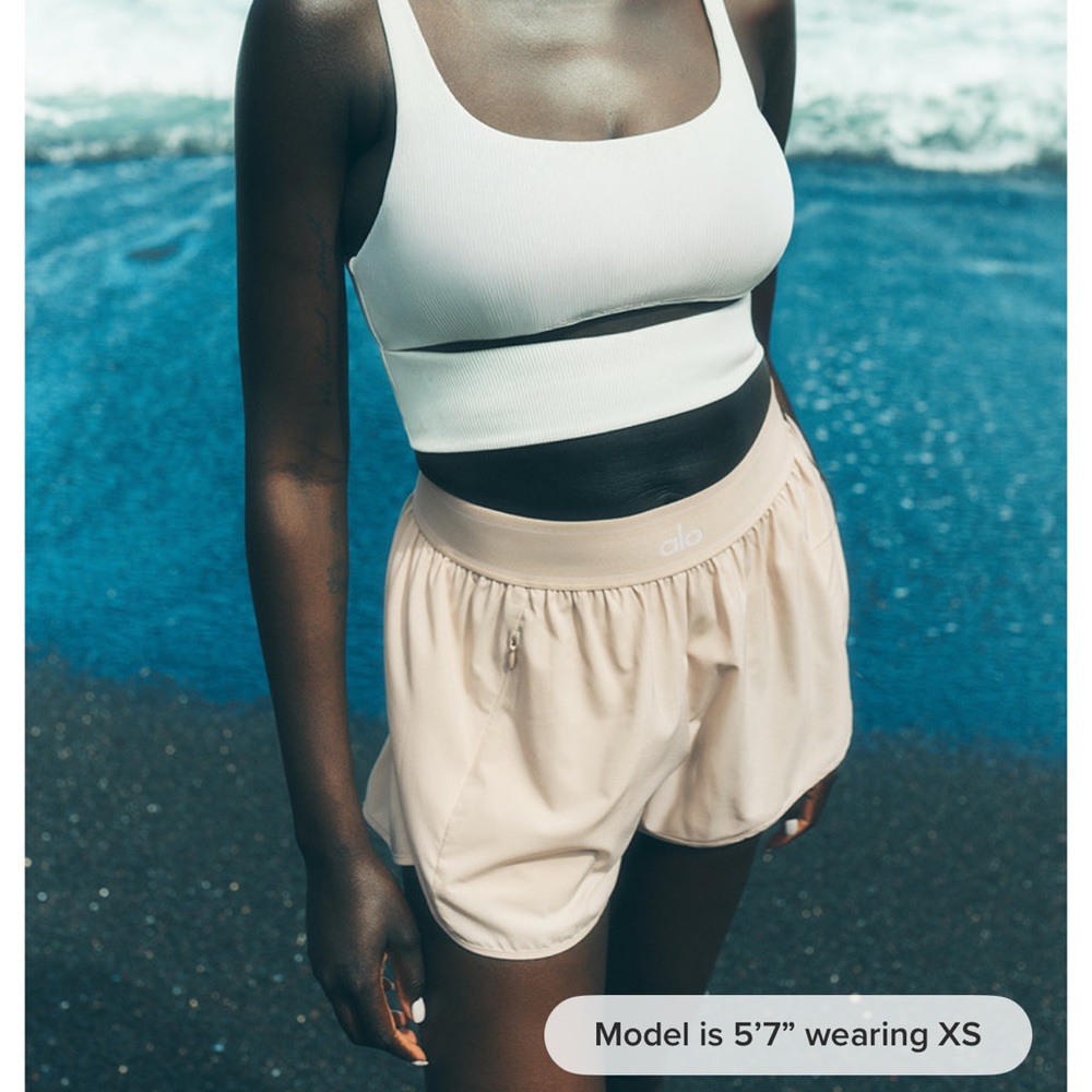 Alo Yoga Match Point Shorts in Macadamia XS